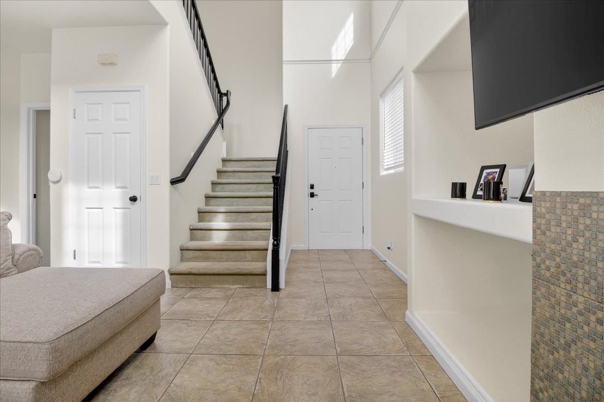 Detail Gallery Image 5 of 31 For 1960 Bradbury St, Salinas,  CA 93906 - 3 Beds | 2/1 Baths