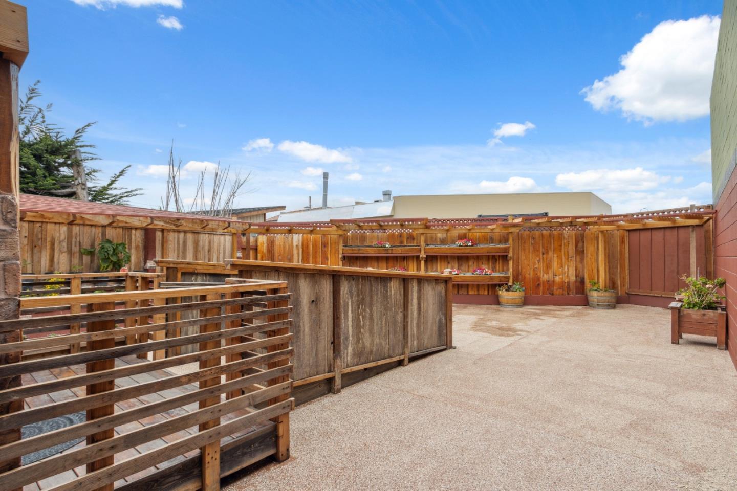 Detail Gallery Image 18 of 31 For 1637 Del Monte Blvd #B,  Seaside,  CA 93955 - – Beds | – Baths