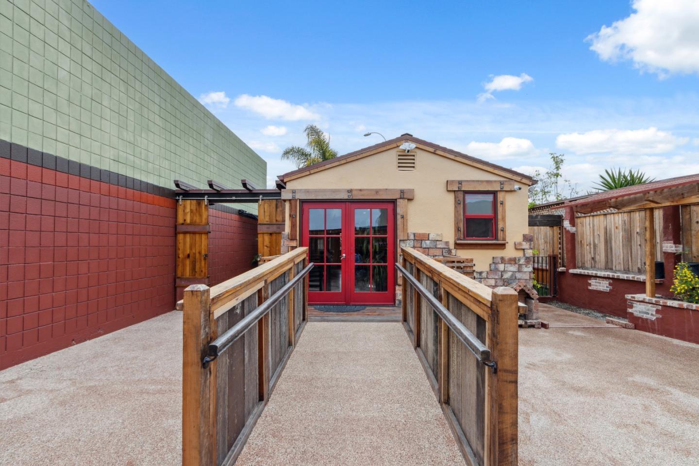 Detail Gallery Image 20 of 31 For 1637 Del Monte Blvd #B,  Seaside,  CA 93955 - – Beds | – Baths