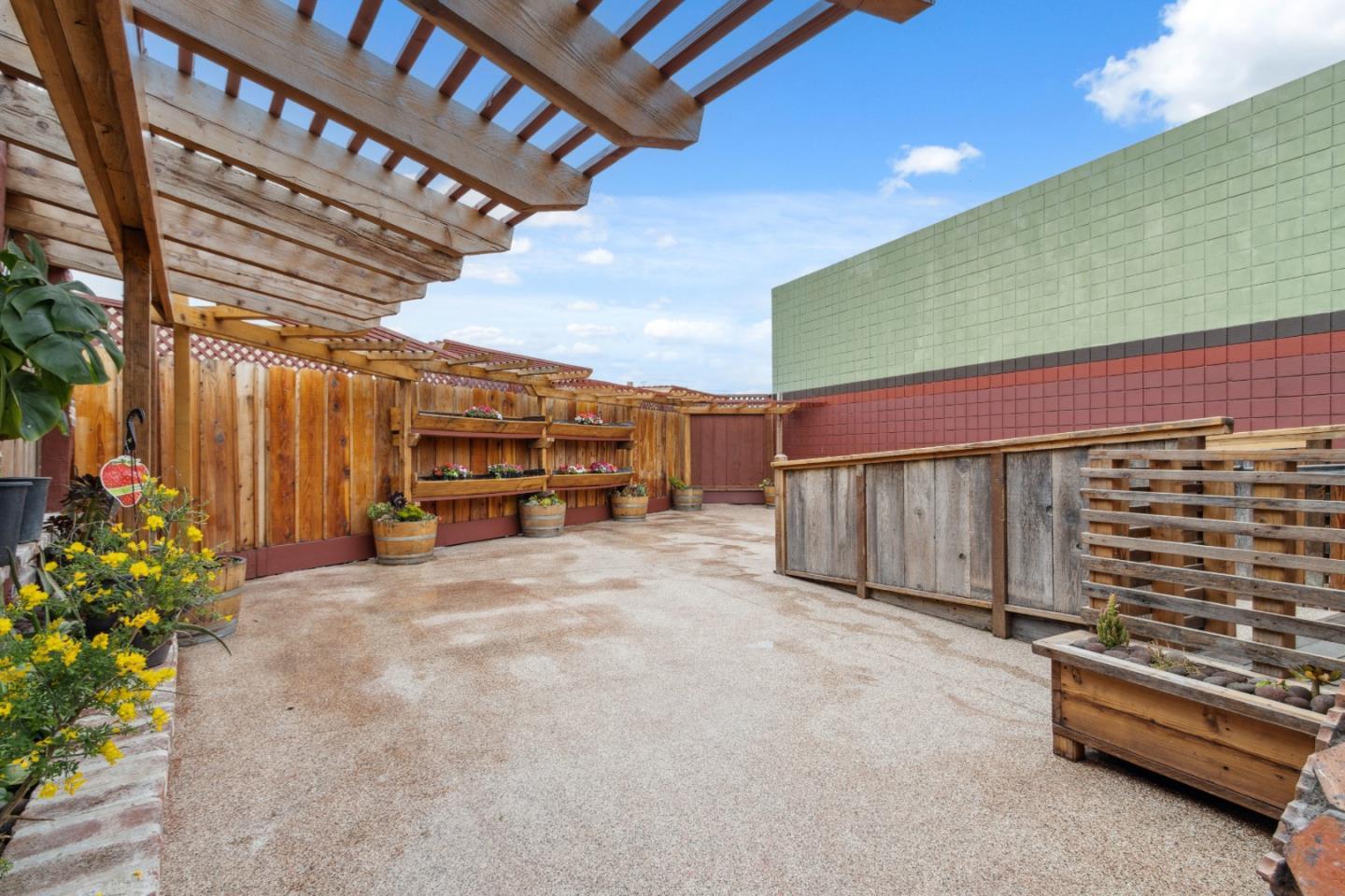 Detail Gallery Image 23 of 31 For 1637 Del Monte Blvd #B,  Seaside,  CA 93955 - – Beds | – Baths