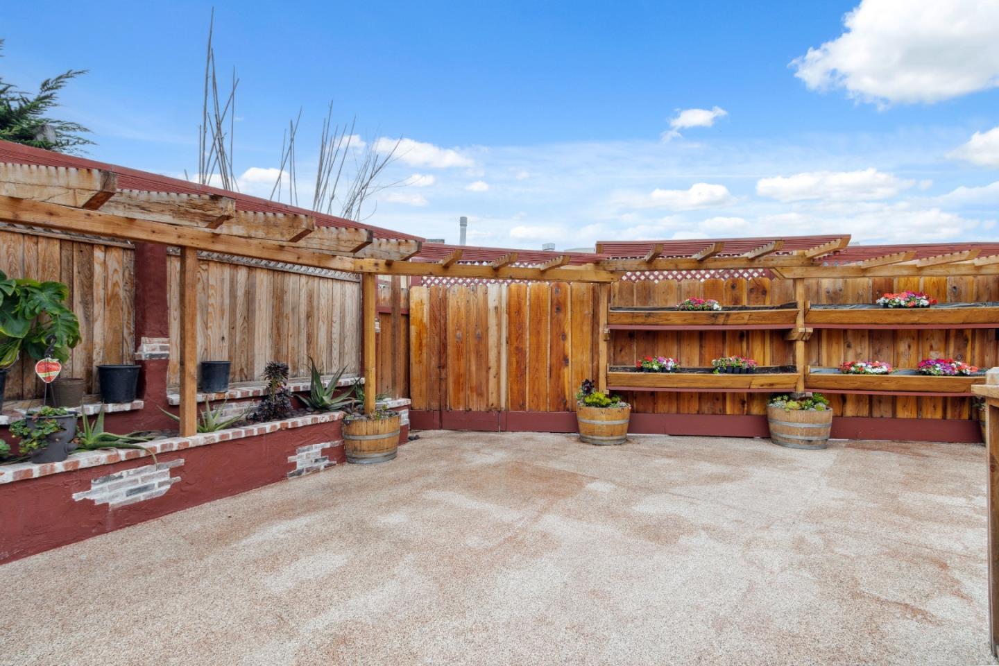 Detail Gallery Image 25 of 31 For 1637 Del Monte Blvd #B,  Seaside,  CA 93955 - – Beds | – Baths