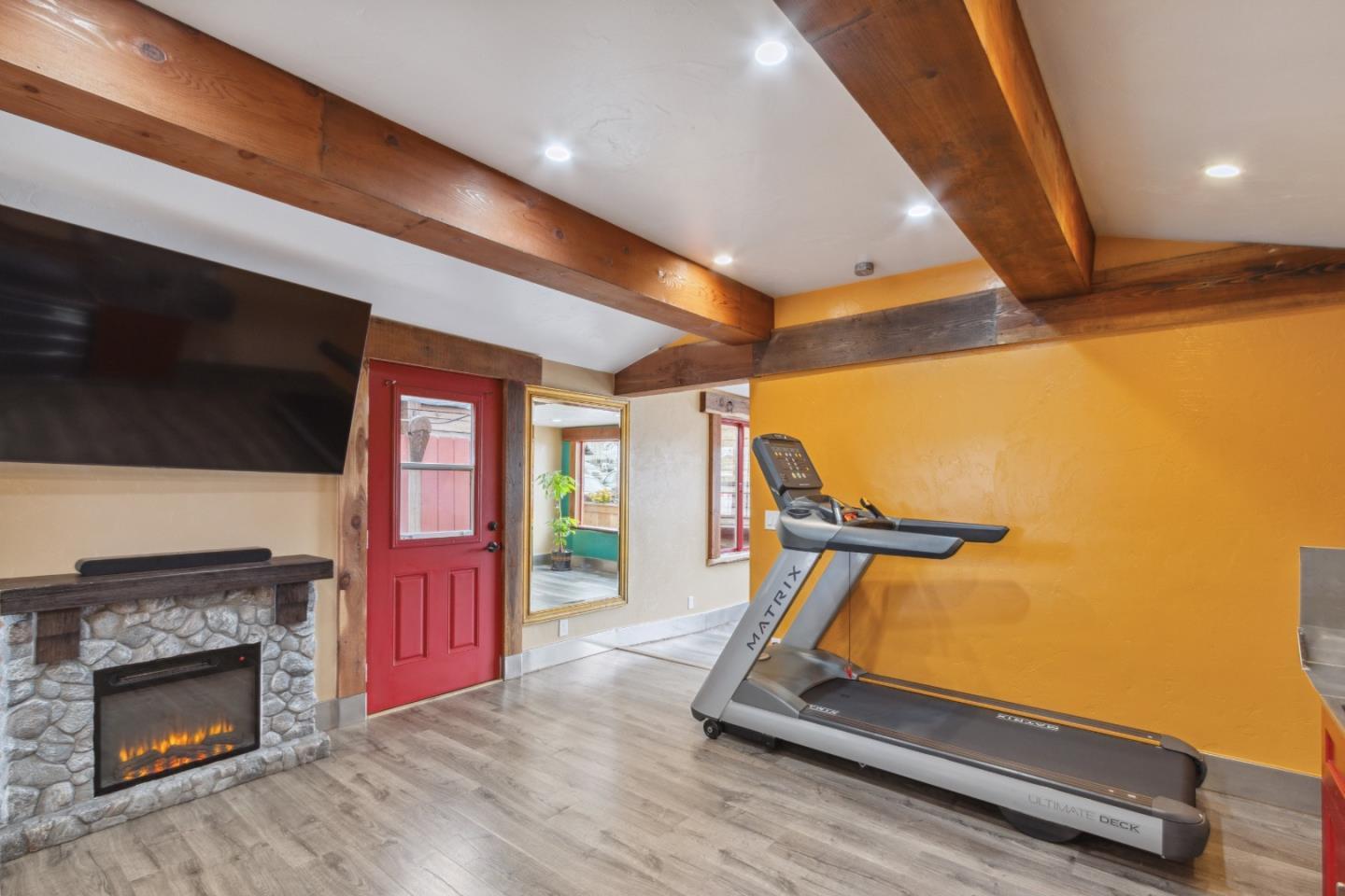 Detail Gallery Image 9 of 31 For 1637 Del Monte Blvd #B,  Seaside,  CA 93955 - – Beds | – Baths