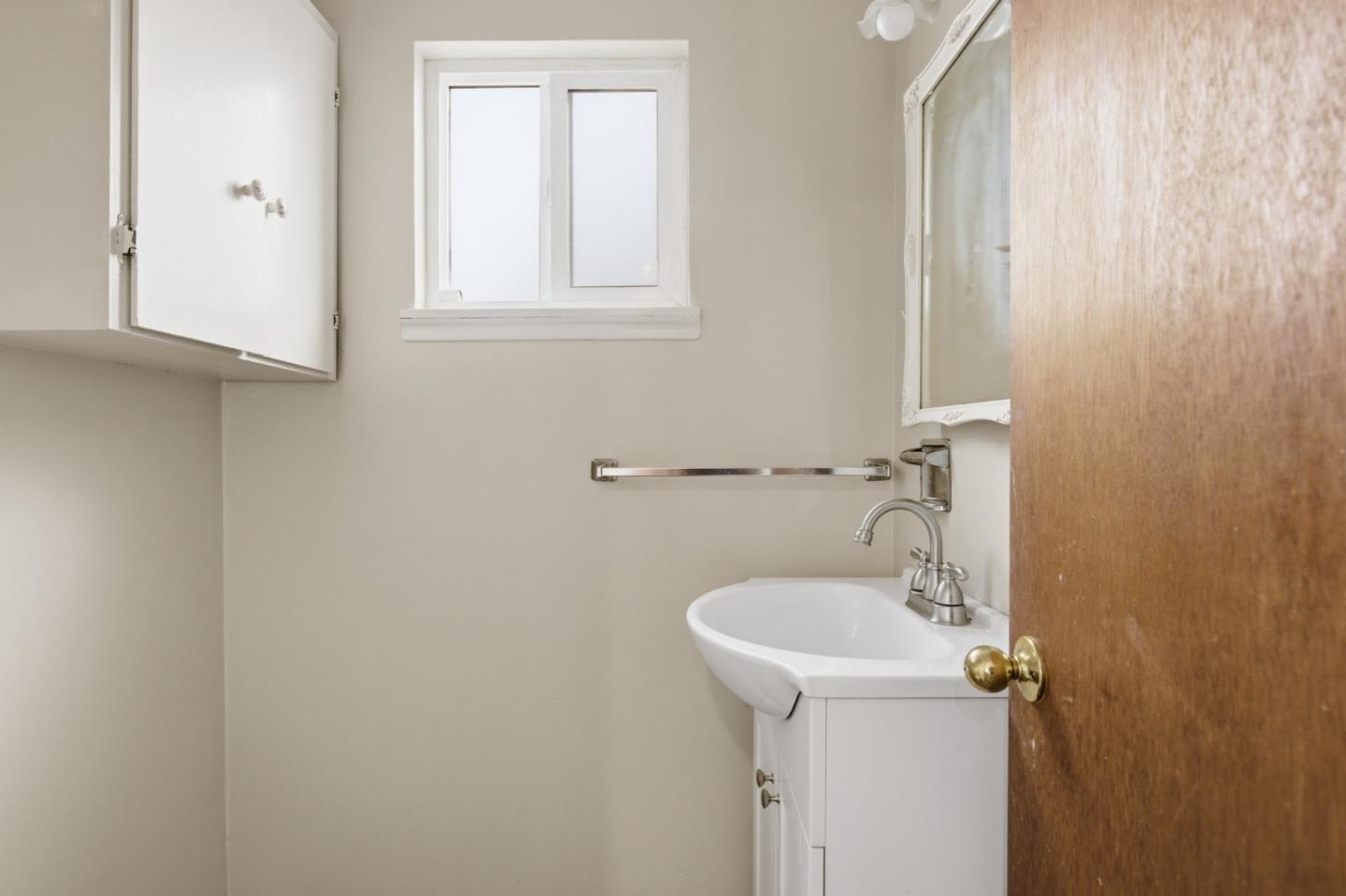 Detail Gallery Image 15 of 21 For 1233 Hilby Ave, Seaside,  CA 93955 - 3 Beds | 1/1 Baths