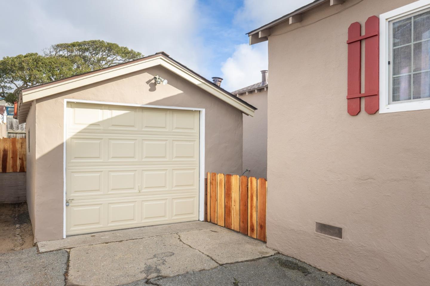 Detail Gallery Image 16 of 21 For 1233 Hilby Ave, Seaside,  CA 93955 - 3 Beds | 1/1 Baths