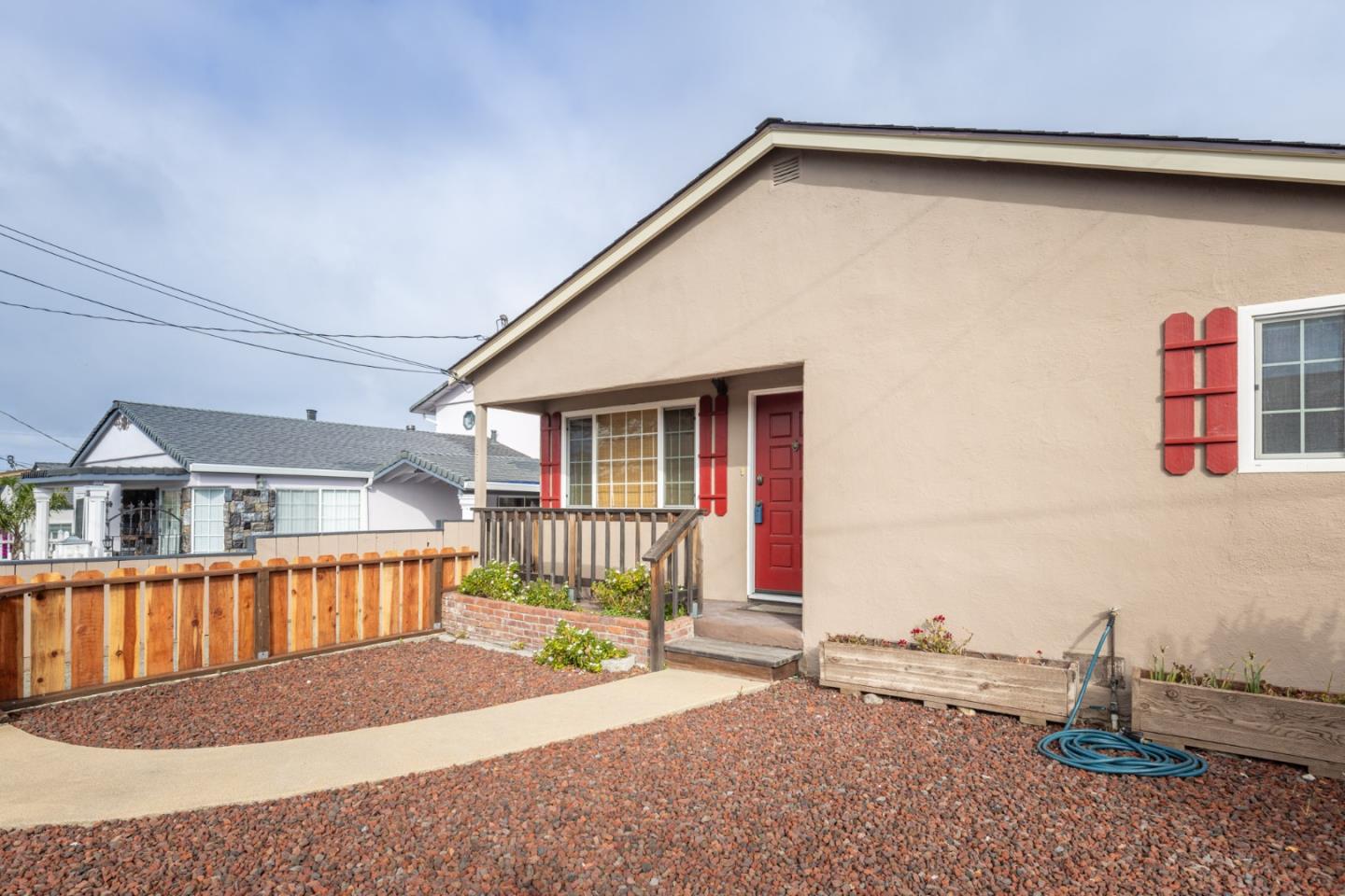 Detail Gallery Image 2 of 21 For 1233 Hilby Ave, Seaside,  CA 93955 - 3 Beds | 1/1 Baths
