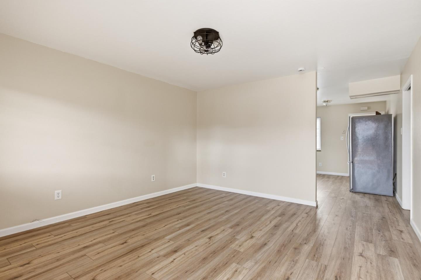 Detail Gallery Image 6 of 21 For 1233 Hilby Ave, Seaside,  CA 93955 - 3 Beds | 1/1 Baths