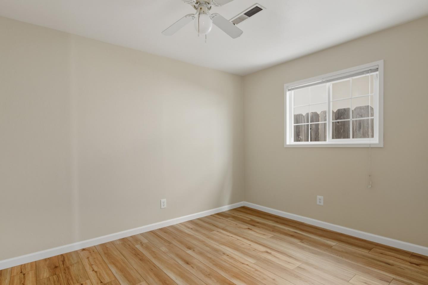 Detail Gallery Image 9 of 21 For 1233 Hilby Ave, Seaside,  CA 93955 - 3 Beds | 1/1 Baths