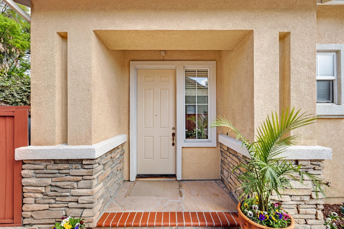 Detail Gallery Image 3 of 37 For 2194 Celeste Ct, San Jose,  CA 95133 - 4 Beds | 2/1 Baths