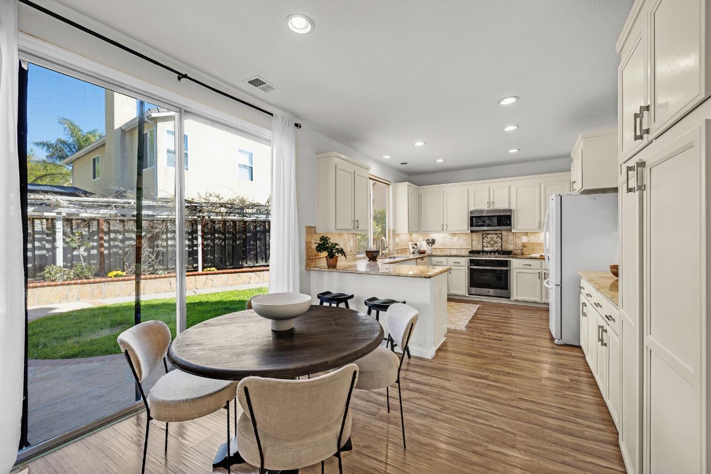 Detail Gallery Image 8 of 37 For 2194 Celeste Ct, San Jose,  CA 95133 - 4 Beds | 2/1 Baths