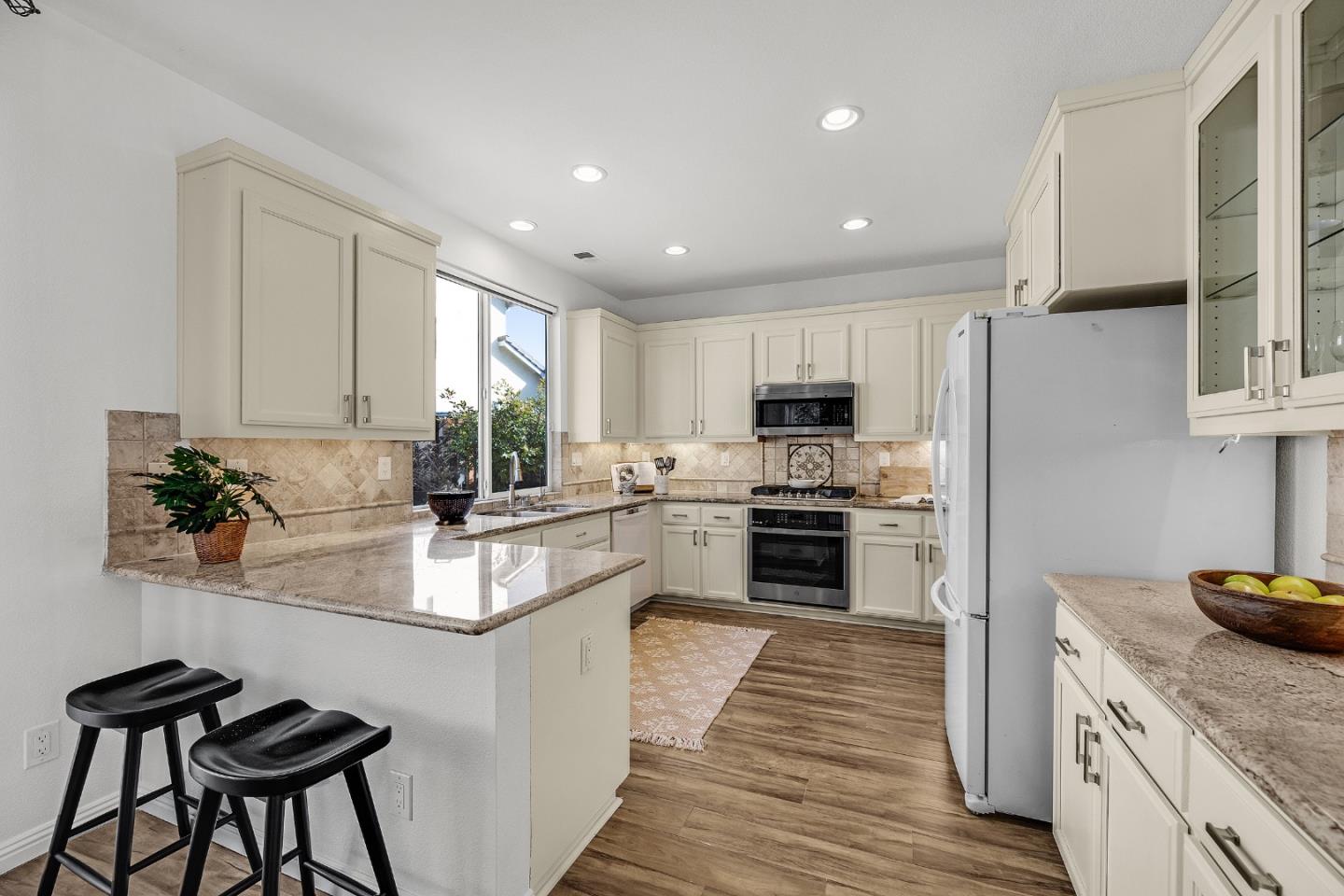 Detail Gallery Image 9 of 37 For 2194 Celeste Ct, San Jose,  CA 95133 - 4 Beds | 2/1 Baths