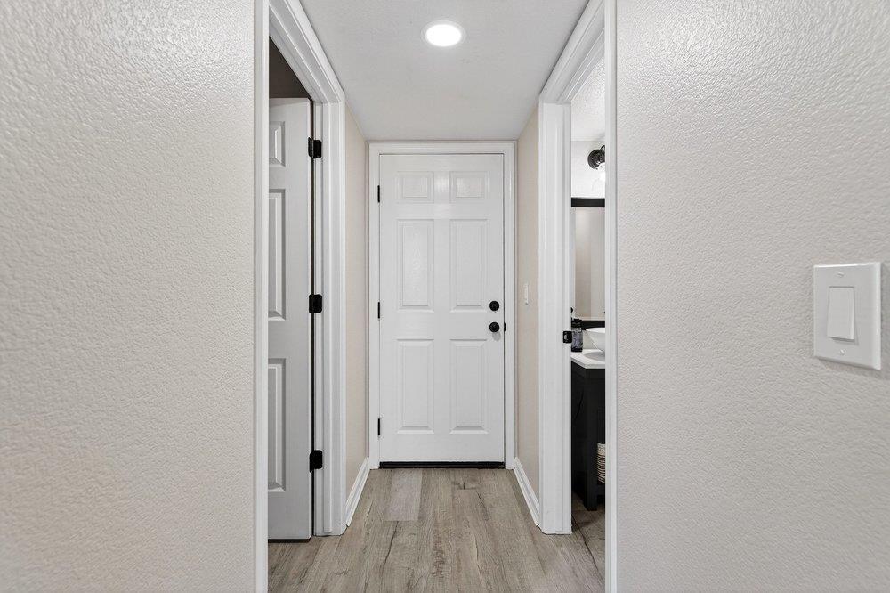 Detail Gallery Image 15 of 39 For 1741 Mimosa St, Hollister,  CA 95023 - 5 Beds | 2/1 Baths