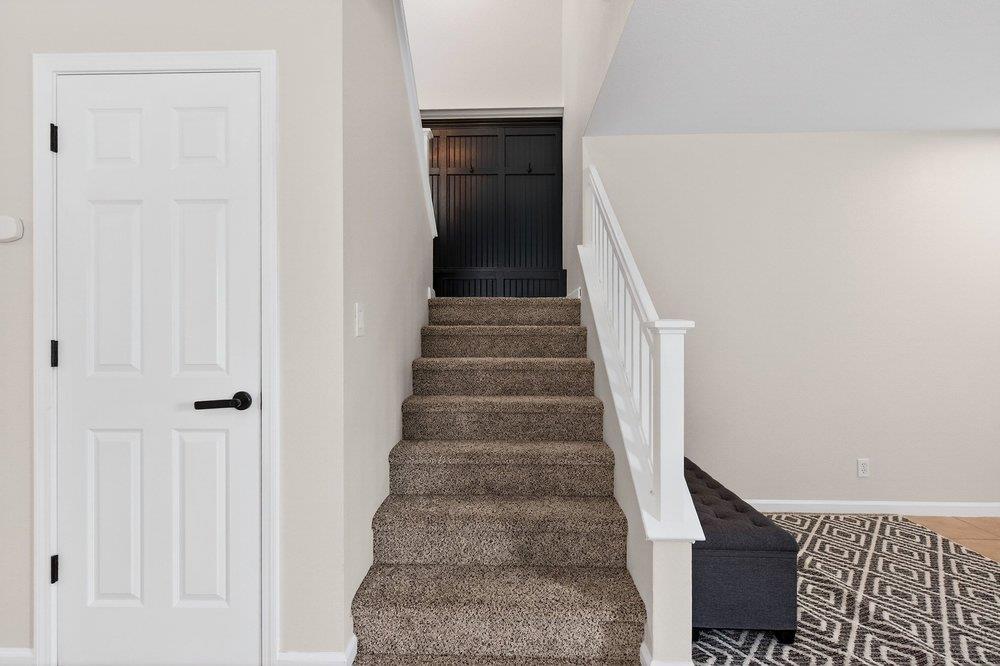 Detail Gallery Image 18 of 39 For 1741 Mimosa St, Hollister,  CA 95023 - 5 Beds | 2/1 Baths