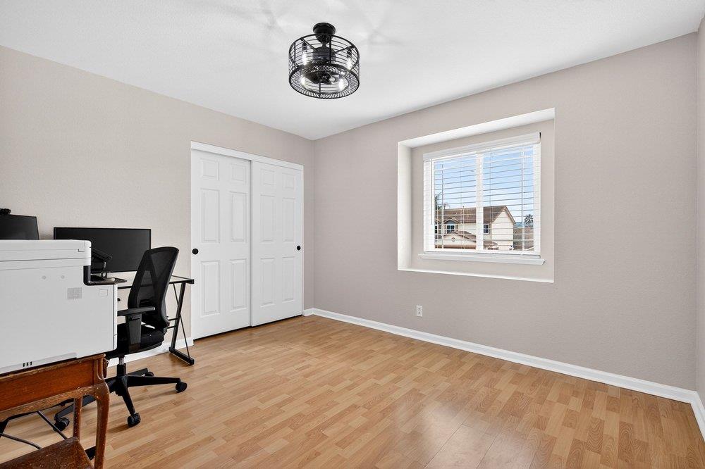 Detail Gallery Image 20 of 39 For 1741 Mimosa St, Hollister,  CA 95023 - 5 Beds | 2/1 Baths