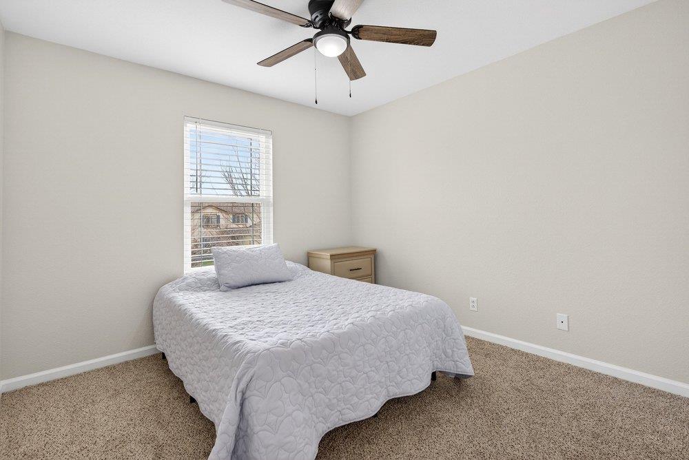 Detail Gallery Image 21 of 39 For 1741 Mimosa St, Hollister,  CA 95023 - 5 Beds | 2/1 Baths