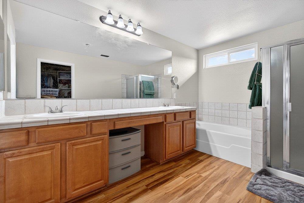 Detail Gallery Image 28 of 39 For 1741 Mimosa St, Hollister,  CA 95023 - 5 Beds | 2/1 Baths