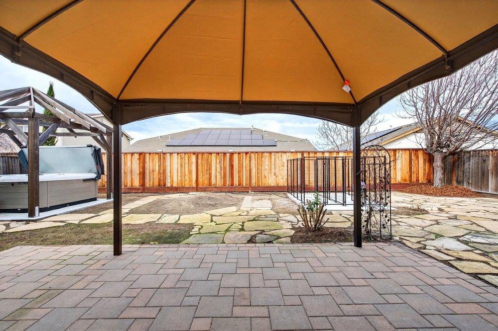 Detail Gallery Image 29 of 39 For 1741 Mimosa St, Hollister,  CA 95023 - 5 Beds | 2/1 Baths