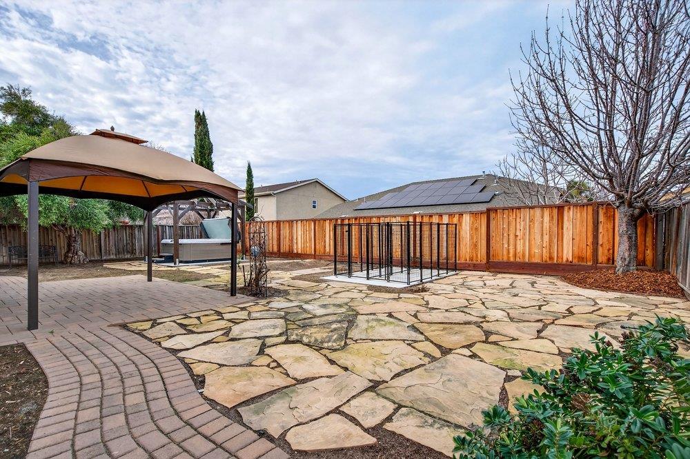 Detail Gallery Image 30 of 39 For 1741 Mimosa St, Hollister,  CA 95023 - 5 Beds | 2/1 Baths