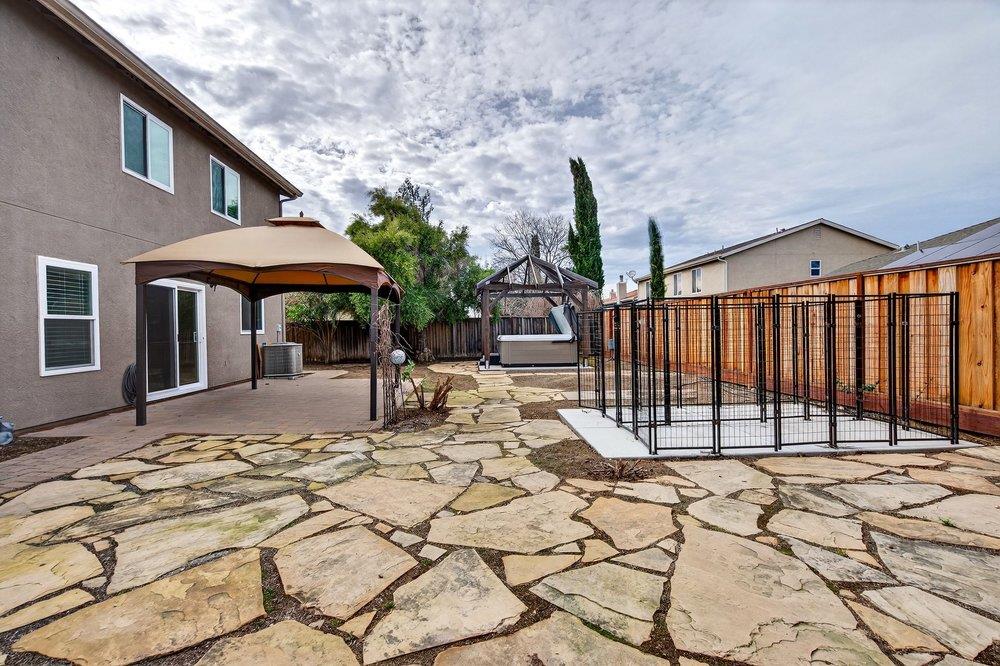 Detail Gallery Image 31 of 39 For 1741 Mimosa St, Hollister,  CA 95023 - 5 Beds | 2/1 Baths