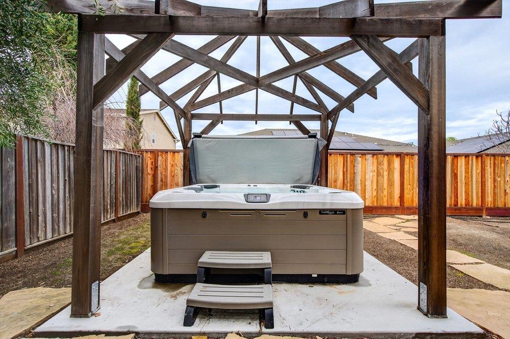 Detail Gallery Image 33 of 39 For 1741 Mimosa St, Hollister,  CA 95023 - 5 Beds | 2/1 Baths