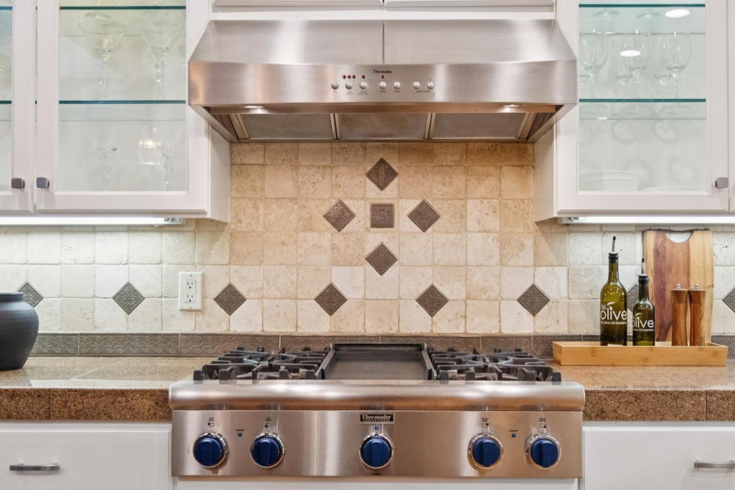 Detail Gallery Image 15 of 72 For 210 Vista Del Monte, Los Gatos,  CA 95030 - 4 Beds | 3/1 Baths