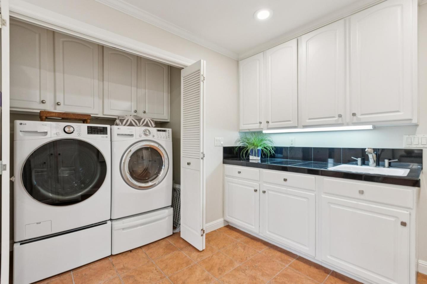 Detail Gallery Image 43 of 72 For 210 Vista Del Monte, Los Gatos,  CA 95030 - 4 Beds | 3/1 Baths