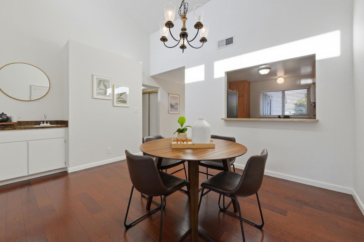 Detail Gallery Image 12 of 32 For 972 Diaz Ln, Foster City,  CA 94404 - 2 Beds | 2 Baths