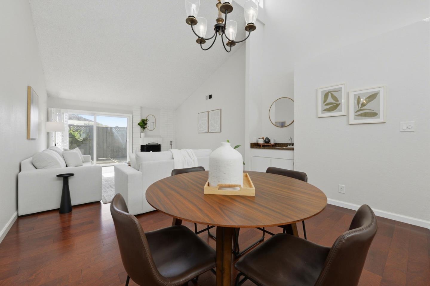 Detail Gallery Image 13 of 32 For 972 Diaz Ln, Foster City,  CA 94404 - 2 Beds | 2 Baths