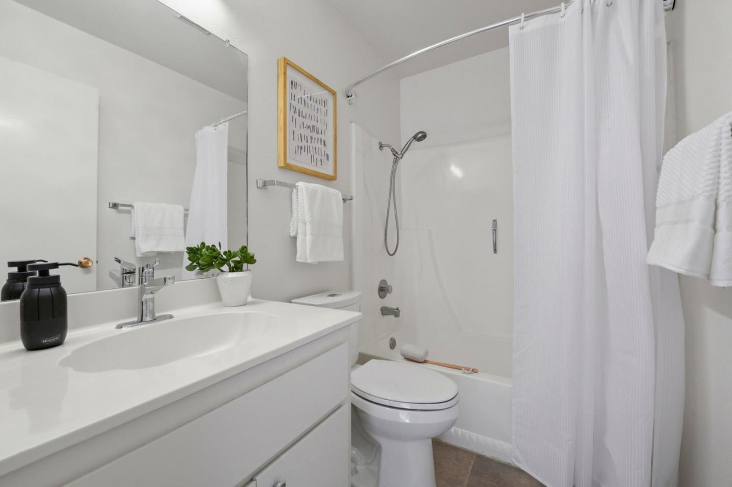 Detail Gallery Image 17 of 32 For 972 Diaz Ln, Foster City,  CA 94404 - 2 Beds | 2 Baths