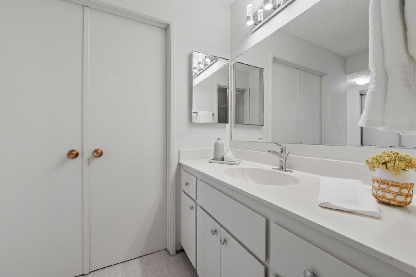 Detail Gallery Image 23 of 32 For 972 Diaz Ln, Foster City,  CA 94404 - 2 Beds | 2 Baths