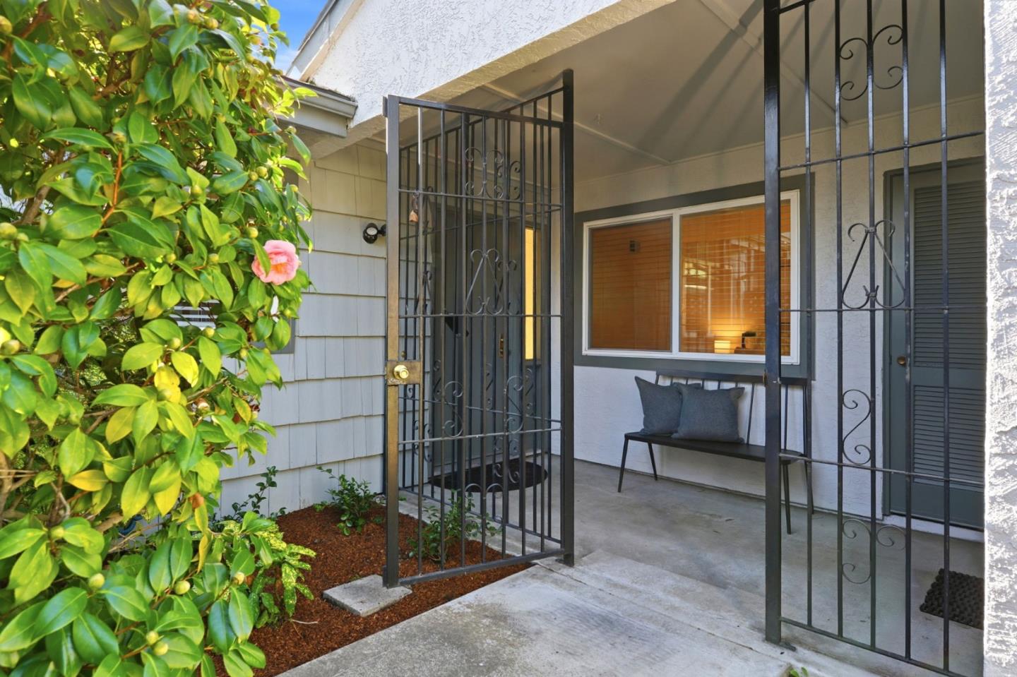 Detail Gallery Image 27 of 32 For 972 Diaz Ln, Foster City,  CA 94404 - 2 Beds | 2 Baths