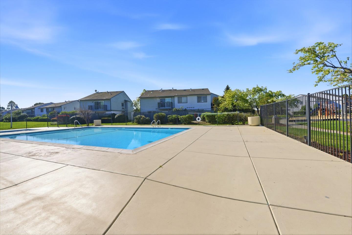 Detail Gallery Image 29 of 32 For 972 Diaz Ln, Foster City,  CA 94404 - 2 Beds | 2 Baths