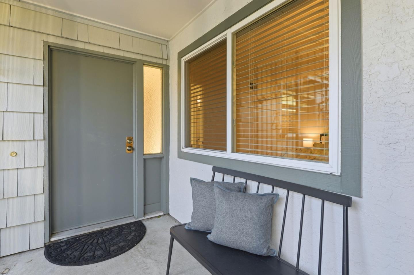 Detail Gallery Image 3 of 32 For 972 Diaz Ln, Foster City,  CA 94404 - 2 Beds | 2 Baths