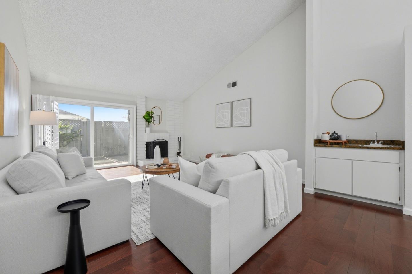 Detail Gallery Image 6 of 32 For 972 Diaz Ln, Foster City,  CA 94404 - 2 Beds | 2 Baths