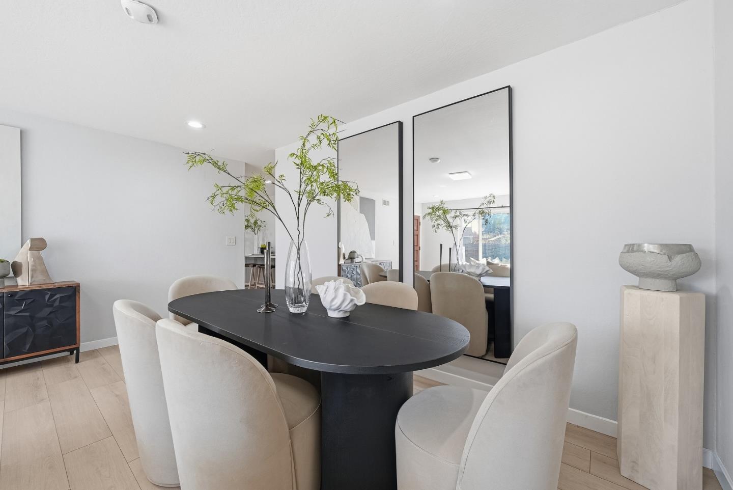 Detail Gallery Image 11 of 49 For 2895 Warburton Ave, Santa Clara,  CA 95051 - 5 Beds | 3 Baths