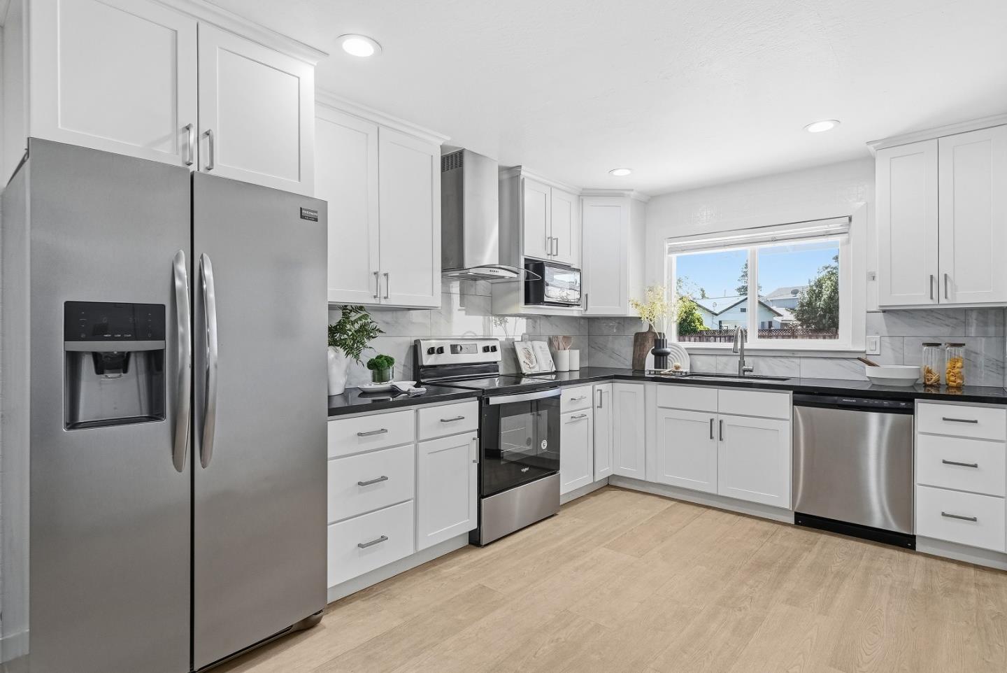 Detail Gallery Image 13 of 49 For 2895 Warburton Ave, Santa Clara,  CA 95051 - 5 Beds | 3 Baths