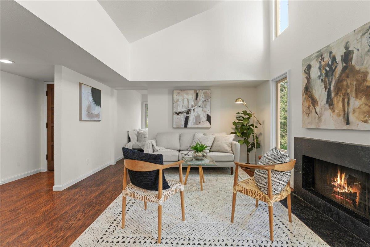 Detail Gallery Image 4 of 30 For 43 Montsalas Dr, Monterey,  CA 93940 - 2 Beds | 2 Baths