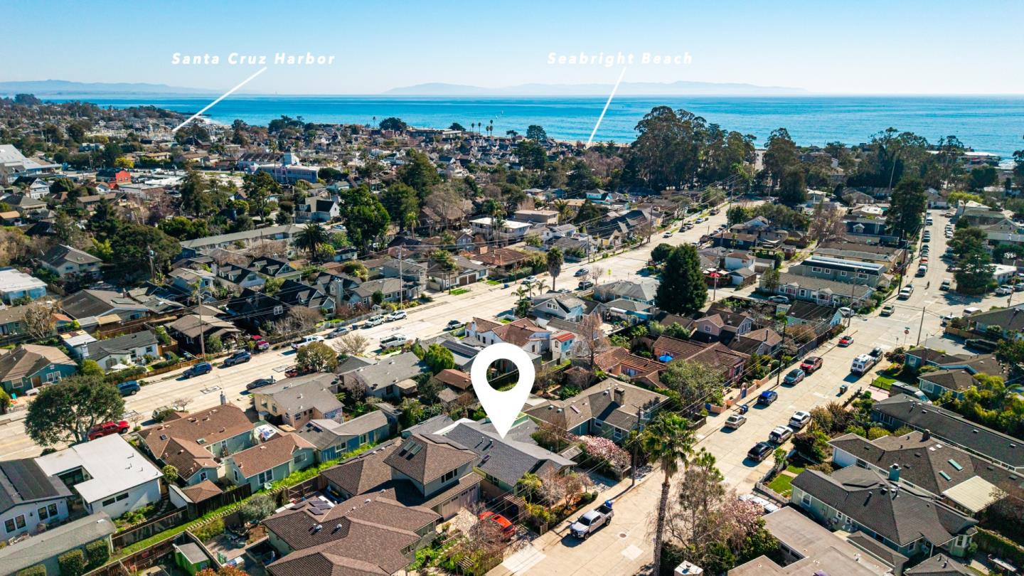 Detail Gallery Image 3 of 50 For 222 Seaview Ave, Santa Cruz,  CA 95062 - 3 Beds | 2 Baths