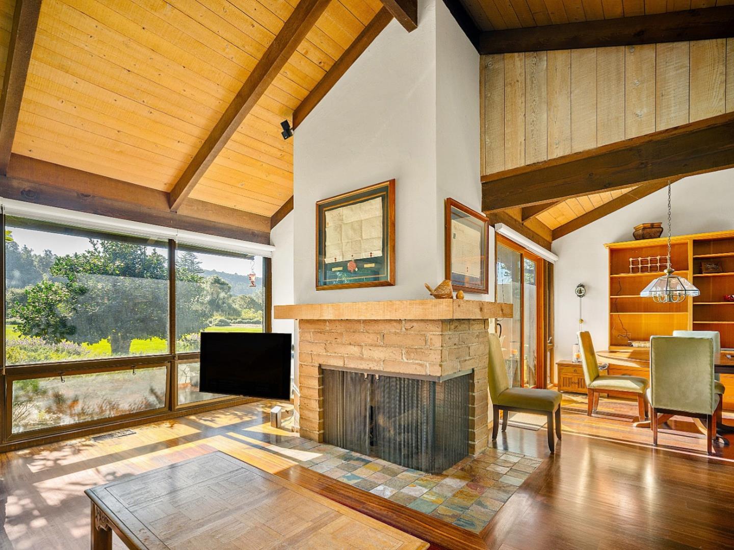 Detail Gallery Image 2 of 10 For 7026 Valley Greens Cir #17,  Carmel,  CA 93923 - 2 Beds | 2 Baths