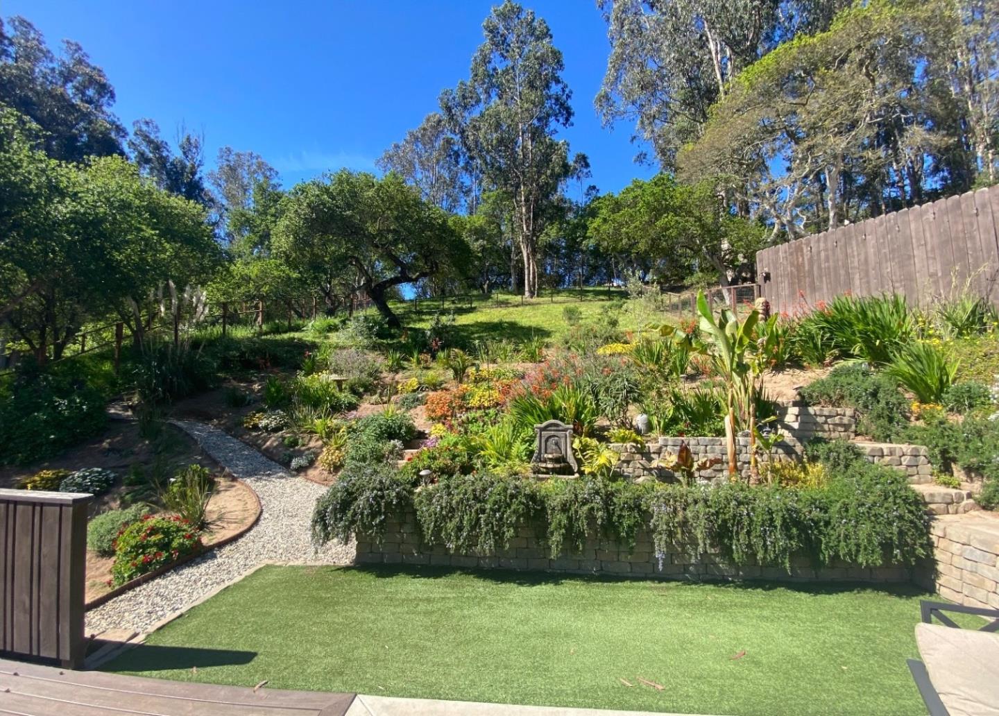 Detail Gallery Image 2 of 28 For 6870 Lakeview Dr, Salinas,  CA 93907 - 3 Beds | 2 Baths