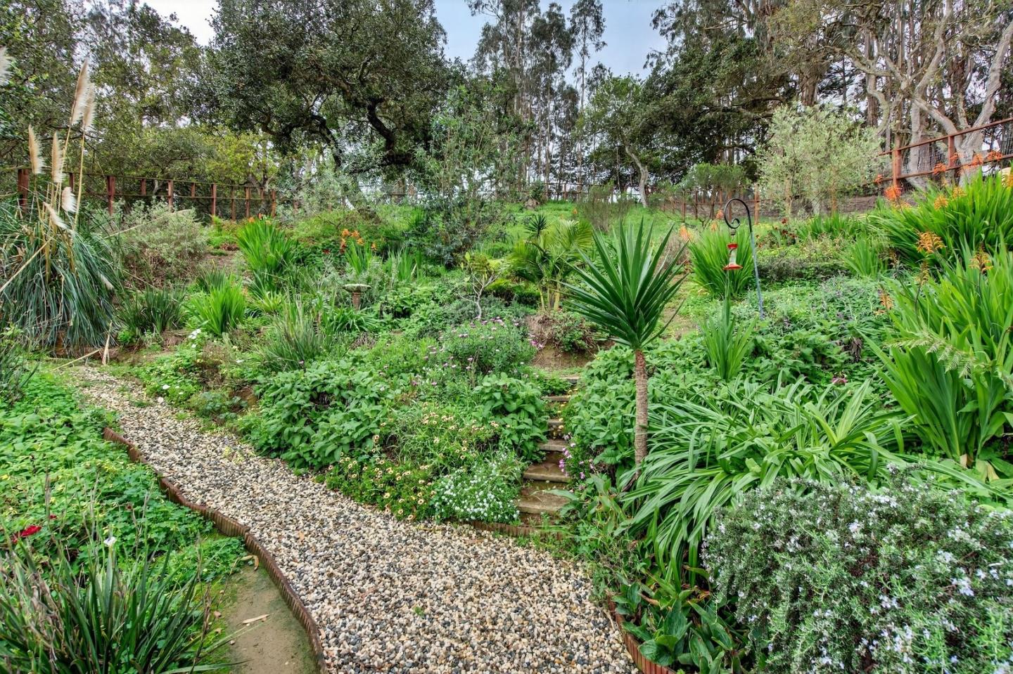 Detail Gallery Image 31 of 31 For 6870 Lakeview Dr, Salinas,  CA 93907 - 3 Beds | 2 Baths