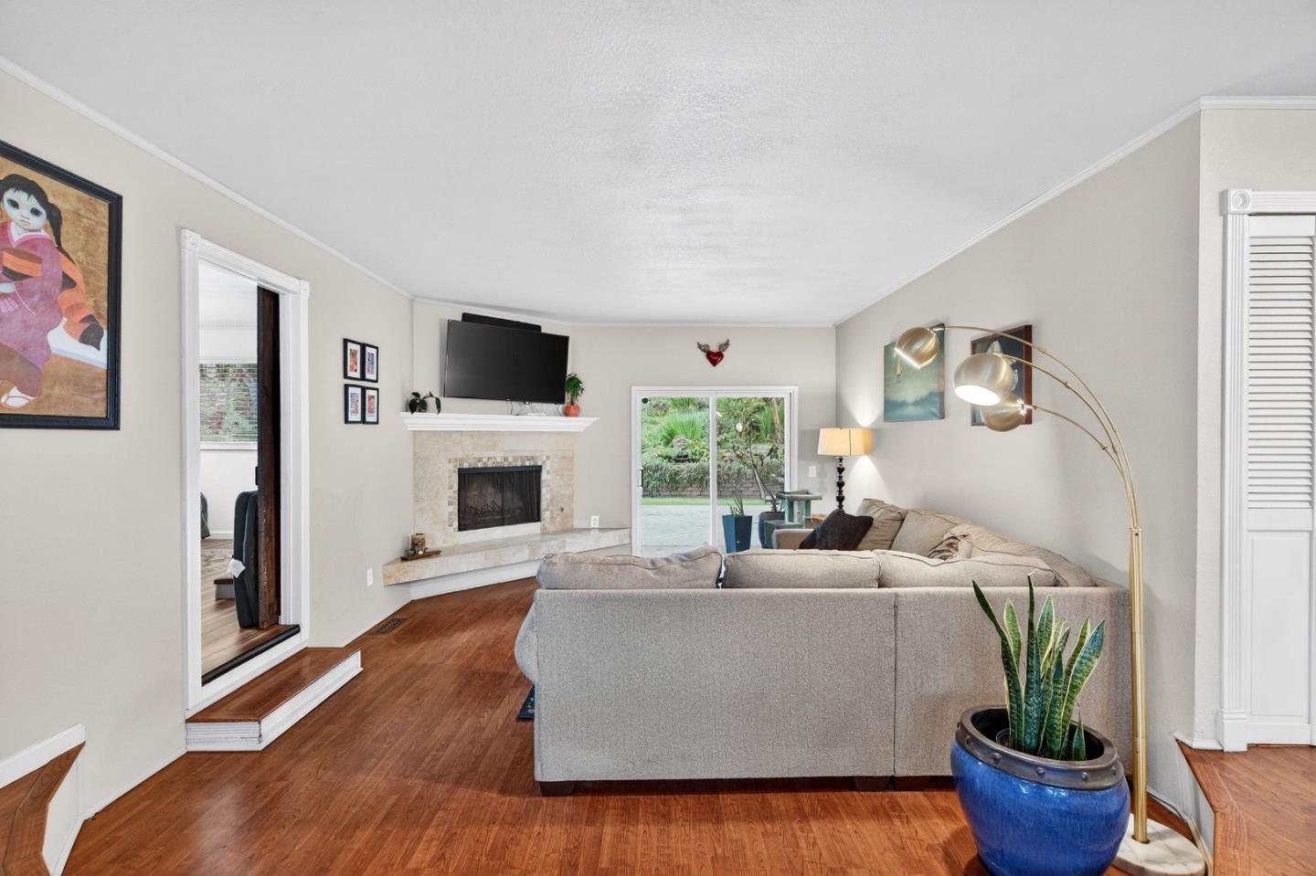 Detail Gallery Image 5 of 28 For 6870 Lakeview Dr, Salinas,  CA 93907 - 3 Beds | 2 Baths