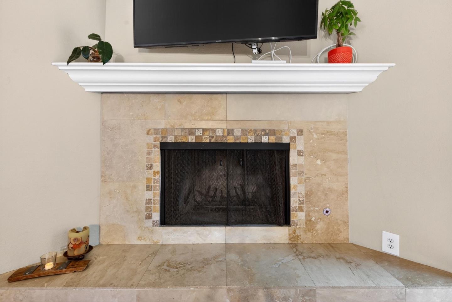 Detail Gallery Image 8 of 28 For 6870 Lakeview Dr, Salinas,  CA 93907 - 3 Beds | 2 Baths