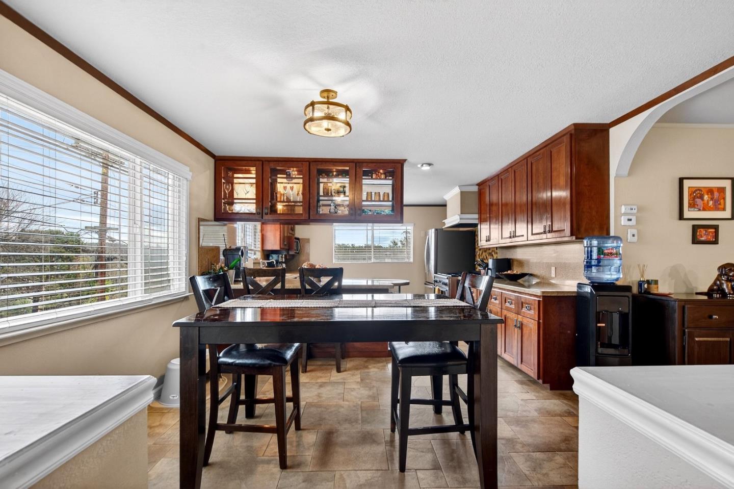 Detail Gallery Image 9 of 28 For 6870 Lakeview Dr, Salinas,  CA 93907 - 3 Beds | 2 Baths