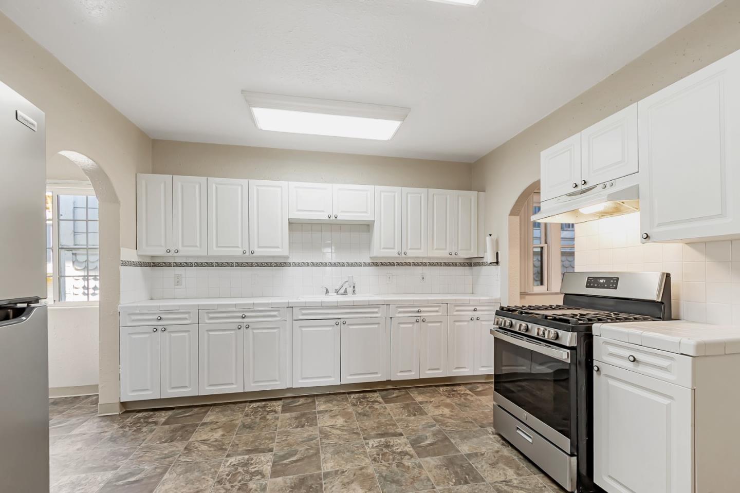 Detail Gallery Image 4 of 12 For 96-98 E Saint John St, San Jose,  CA 95112 - – Beds | – Baths