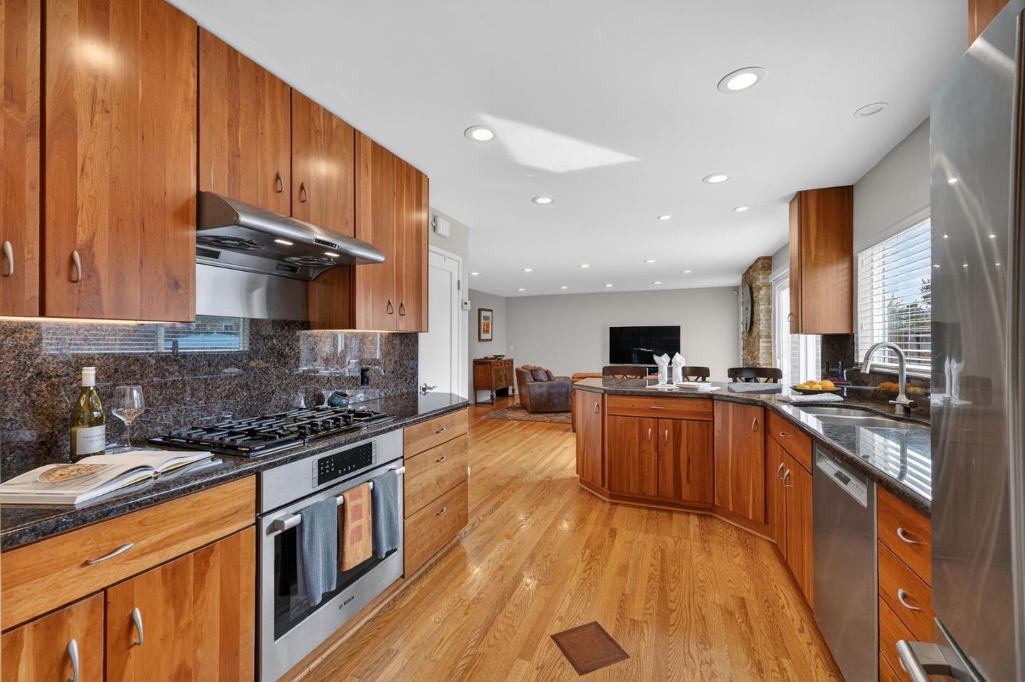 Detail Gallery Image 21 of 38 For 4309 Funston Dr, San Jose,  CA 95136 - 5 Beds | 2/1 Baths