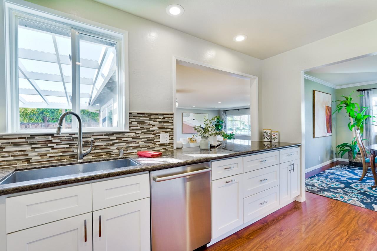 Detail Gallery Image 17 of 55 For 22054 Hibiscus Dr, Cupertino,  CA 95014 - 4 Beds | 2 Baths