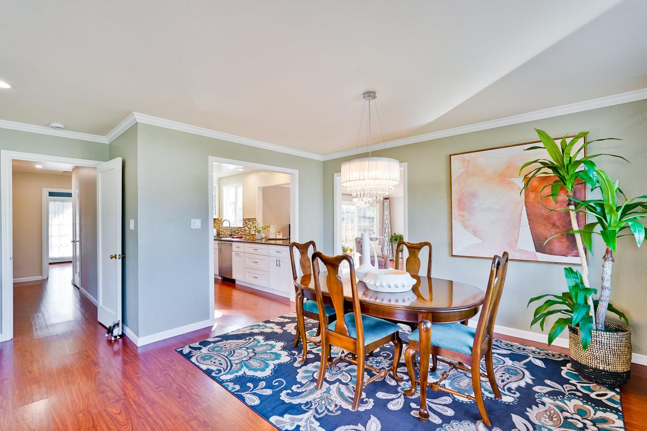 Detail Gallery Image 8 of 55 For 22054 Hibiscus Dr, Cupertino,  CA 95014 - 4 Beds | 2 Baths