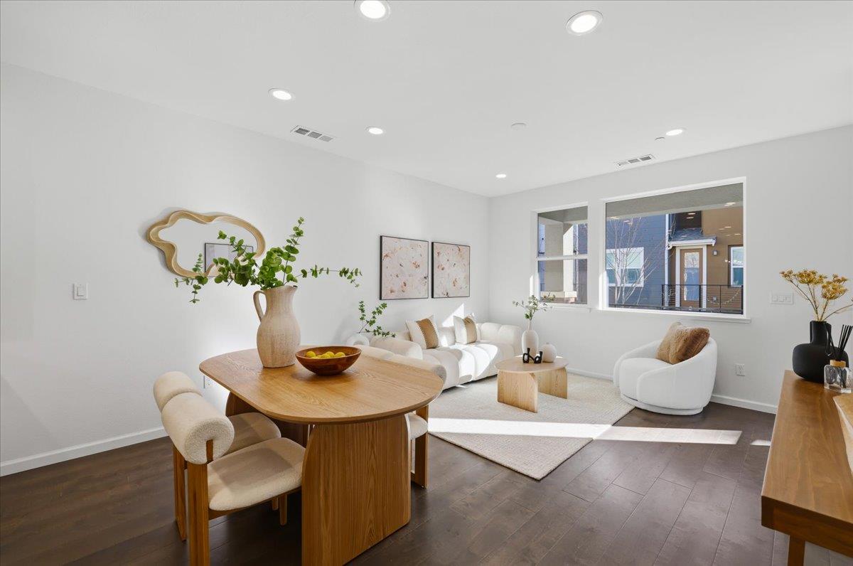 Detail Gallery Image 13 of 64 For 381 Charles Morris Ter, Sunnyvale,  CA 94085 - 4 Beds | 3 Baths