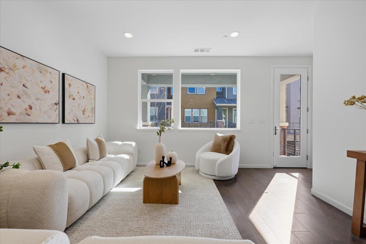 Detail Gallery Image 16 of 64 For 381 Charles Morris Ter, Sunnyvale,  CA 94085 - 4 Beds | 3 Baths