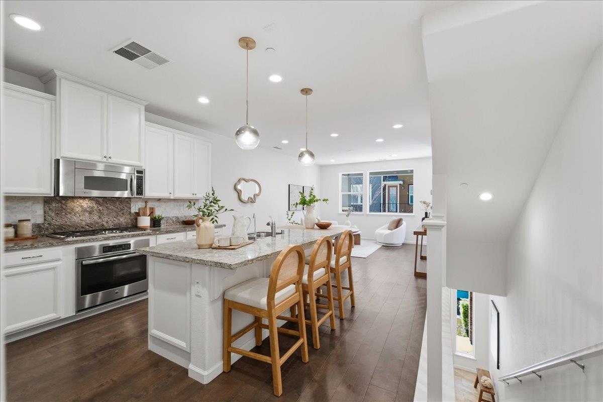 Detail Gallery Image 3 of 64 For 381 Charles Morris Ter, Sunnyvale,  CA 94085 - 4 Beds | 3 Baths